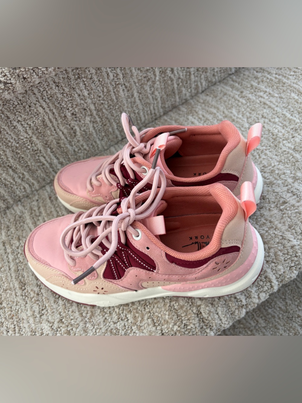 Nicole Miller Pink and Burgundy Sneakers. Girls size Youth 3. - Picture 3 of 9